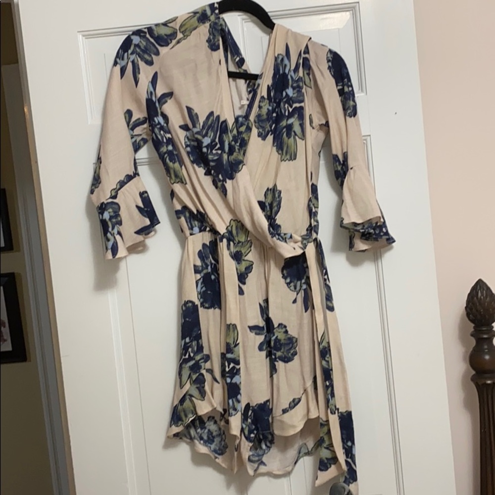 Long sleeve tie romper